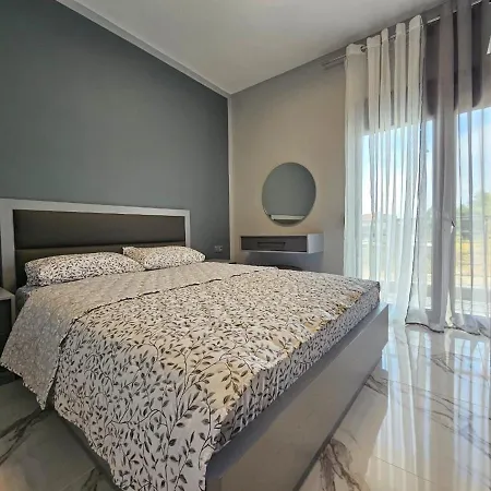 Melina פפקוהורי