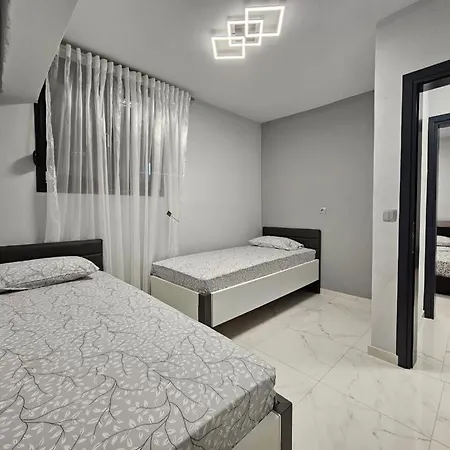 Melina פפקוהורי