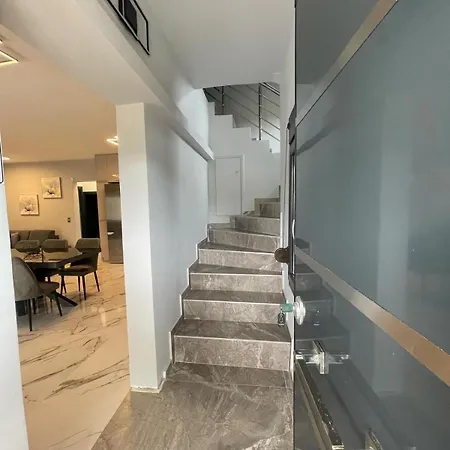 فيلة Melina بيفكوهوري